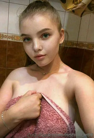 Roxxy Webb OnlyFans Leaked Free Thumbnail Picture - #IoWEXoVpiX