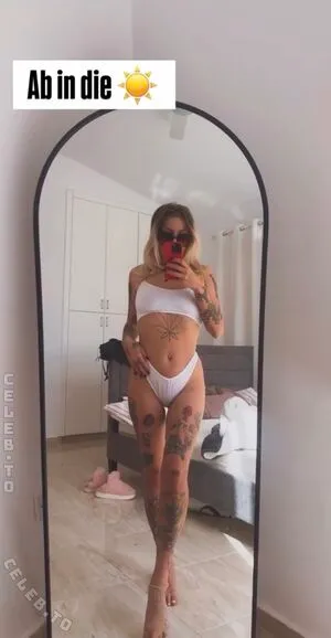 Roxy Wayne OnlyFans Leaked Free Thumbnail Picture - #SAHl4RDZXD