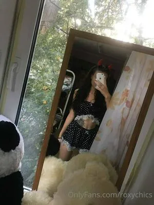 Roxychics OnlyFans Leaked Free Thumbnail Picture - #C7FMQzoelm