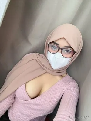 Roxyrose821free OnlyFans Leaked Free Thumbnail Picture - #6ygOp8Zwv3