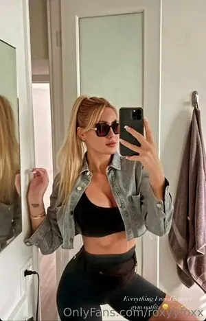 Roxyyfoxx OnlyFans Leaked Free Thumbnail Picture - #ipMcii87Fm
