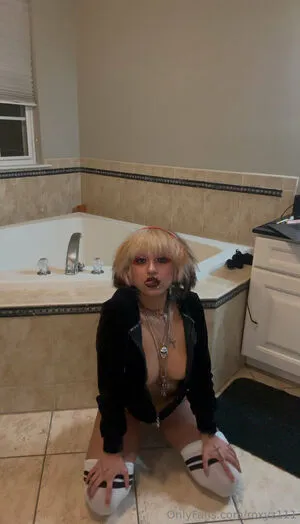 Roxyz111 OnlyFans Leaked Free Thumbnail Picture - #JNFYhQreUl
