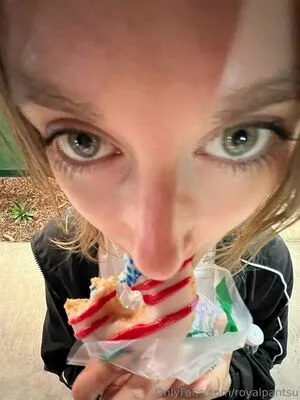 Royalpantsu OnlyFans Leaked Free Thumbnail Picture - #2yJit9lGoL