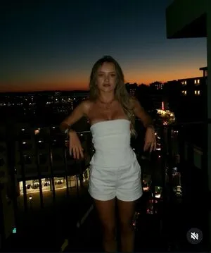 Roza Tomkiewicz OnlyFans Leaked Free Thumbnail Picture - #4uf7e5q9Md