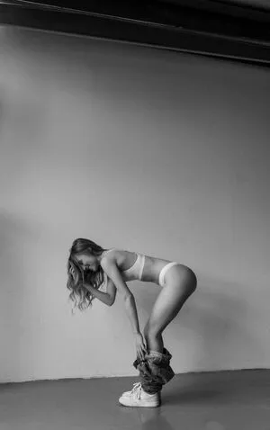 Roza Tomkiewicz OnlyFans Leaked Free Thumbnail Picture - #kMI6gAZJ3w