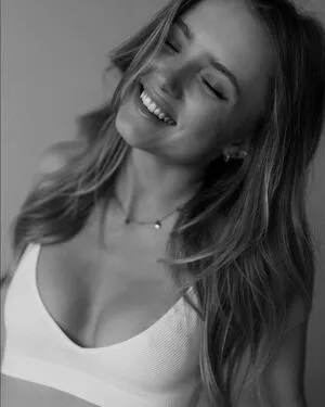 Roza Tomkiewicz OnlyFans Leaked Free Thumbnail Picture - #kjmmHPUJuz