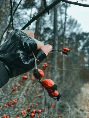 Rubber Tulip OnlyFans Leaked Free Thumbnail Picture - #cppHQfqfls