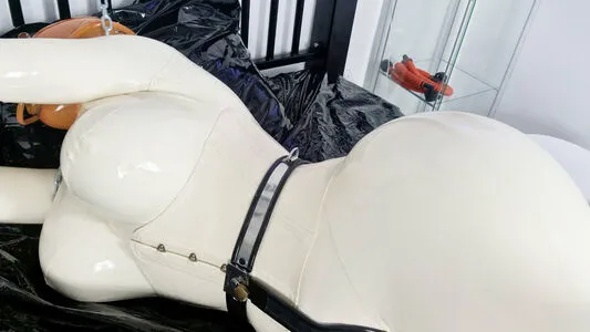 Rubberdollemma OnlyFans Leaked Free Thumbnail Picture - #RIwnAw7n1t