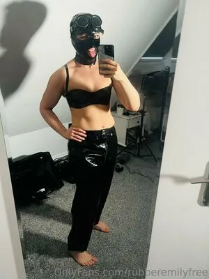 Rubberemilyfree OnlyFans Leaked Free Thumbnail Picture - #3cjtKH4YnB