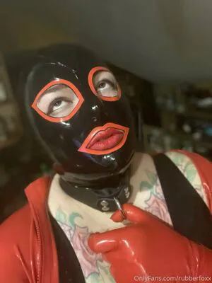 Rubberfoxx OnlyFans Leaked Free Thumbnail Picture - #Etl2BhG3Au