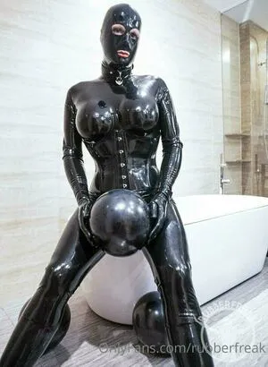 Rubberfreak OnlyFans Leaked Free Thumbnail Picture - #AbA3JWx4c2