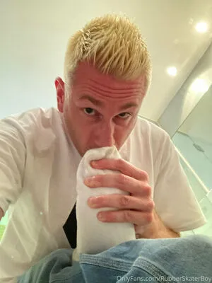 Rubberskaterboy OnlyFans Leaked Free Thumbnail Picture - #eaX3xNCf1P