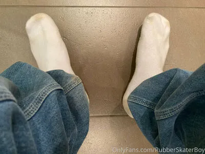 Rubberskaterboy OnlyFans Leaked Free Thumbnail Picture - #sUDiumbdwh