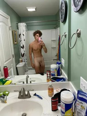 Running On Traps OnlyFans Leaked Free Thumbnail Picture - #VvYq1jD3Yz
