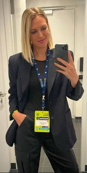 Ruth Hofmann OnlyFans Leaked Free Thumbnail Picture - #0C0lvs0Jz1