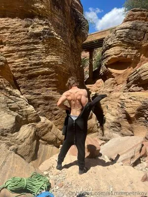 S1monpetrikov OnlyFans Leaked Free Thumbnail Picture - #6GmTR4EF00