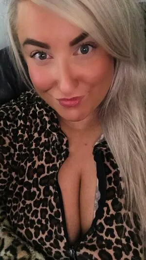 S4r4htait OnlyFans Leaked Free Thumbnail Picture - #2FA5tLxIMD