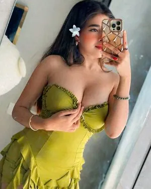Saanvi032 OnlyFans Leaked Free Thumbnail Picture - #ALpi124Ts9