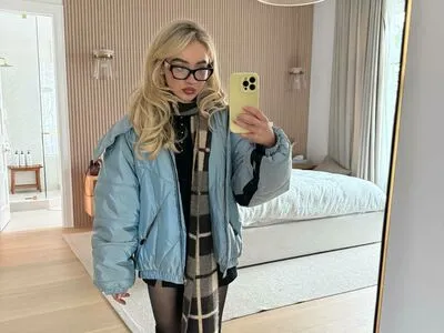 Sabrina Carpenter OnlyFans Leaked Free Thumbnail Picture - #CGfc44DDRP