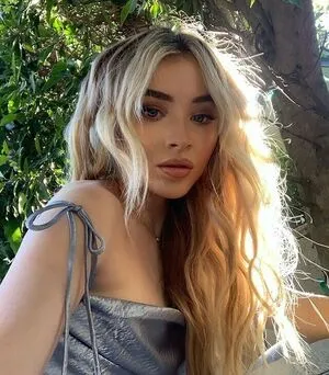 Sabrina Carpenter OnlyFans Leaked Free Thumbnail Picture - #L6XGLDFGyn