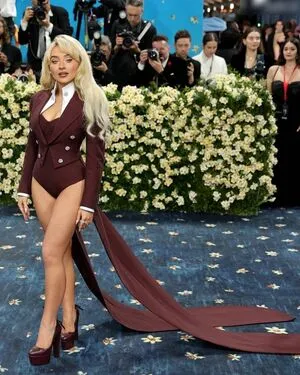 Sabrina Carpenter OnlyFans Leaked Free Thumbnail Picture - #0IGaAqo0ju