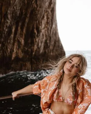 Sabrina Carpenter OnlyFans Leaked Free Thumbnail Picture - #8YzyPXC46J
