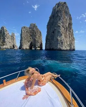 Sabrina Carpenter OnlyFans Leaked Free Thumbnail Picture - #JSwpNY8p3e
