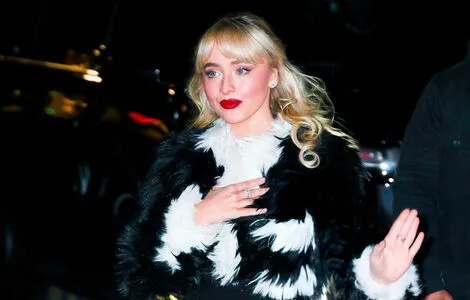 Sabrina Carpenter OnlyFans Leaked Free Thumbnail Picture - #M1PGpoCzea