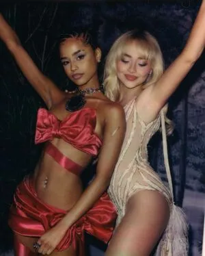 Sabrina Carpenter OnlyFans Leaked Free Thumbnail Picture - #MmtYbpgU6x