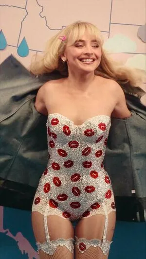 Sabrina Carpenter OnlyFans Leaked Free Thumbnail Picture - #ThpVr5Lc38