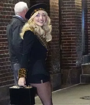 Sabrina Carpenter OnlyFans Leaked Free Thumbnail Picture - #Uh1X1Lqyem