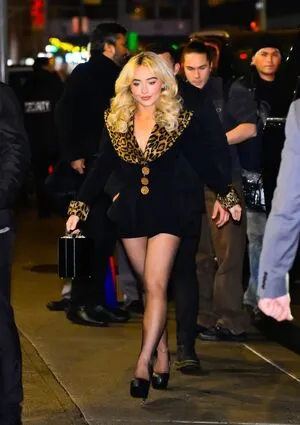Sabrina Carpenter OnlyFans Leaked Free Thumbnail Picture - #b7NJ7N39kZ
