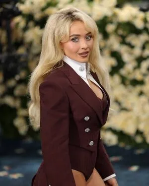 Sabrina Carpenter OnlyFans Leaked Free Thumbnail Picture - #nONX9PVcvQ