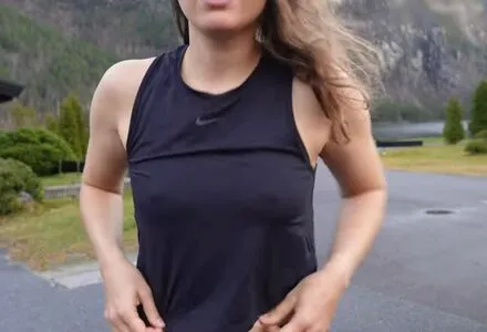 Sabrina Outdoor OnlyFans Leaked Free Thumbnail Picture - #0QuDH9S9yg
