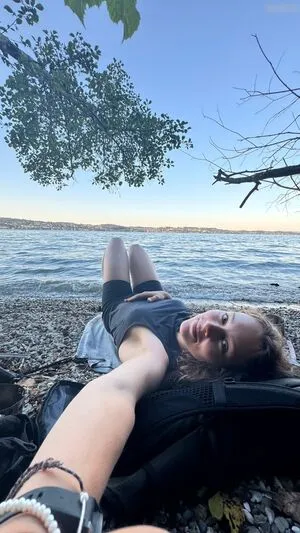 Sabrina Outdoor OnlyFans Leaked Free Thumbnail Picture - #eBzZPiU9bY