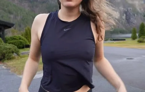 Sabrina Outdoor OnlyFans Leaked Free Thumbnail Picture - #jK0WW49NaO