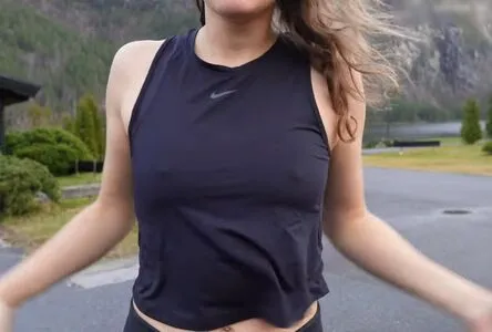 Sabrina Outdoor OnlyFans Leaked Free Thumbnail Picture - #pDusFaLPEM