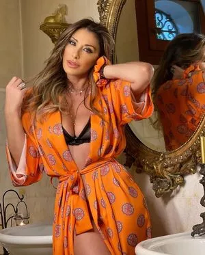Sabrina Salerno OnlyFans Leaked Free Thumbnail Picture - #1gNa01PPBY