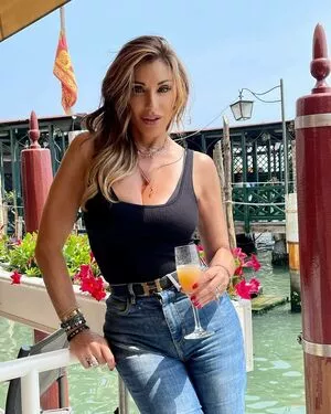 Sabrina Salerno OnlyFans Leaked Free Thumbnail Picture - #Aynxt65mAc