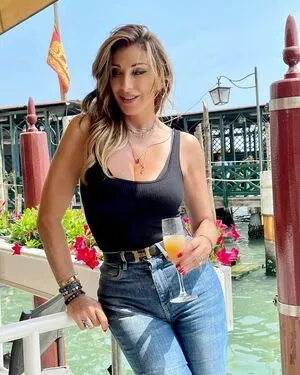 Sabrina Salerno OnlyFans Leaked Free Thumbnail Picture - #M5qCyyuUik