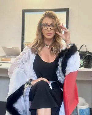 Sabrina Salerno OnlyFans Leaked Free Thumbnail Picture - #lrnmL5YS8x