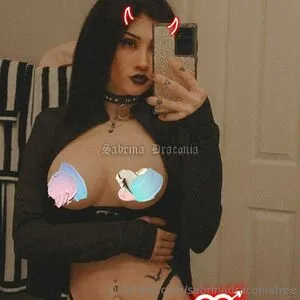Sabrinadraconiafree OnlyFans Leaked Free Thumbnail Picture - #gnmyOHeca7