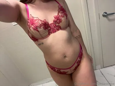 Sadieskyee OnlyFans Leaked Free Thumbnail Picture - #86UY4HPmum