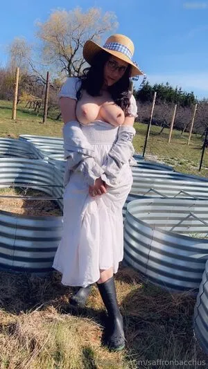 Saffron Bacchus OnlyFans Leaked Free Thumbnail Picture - #2m4wzf4RxO