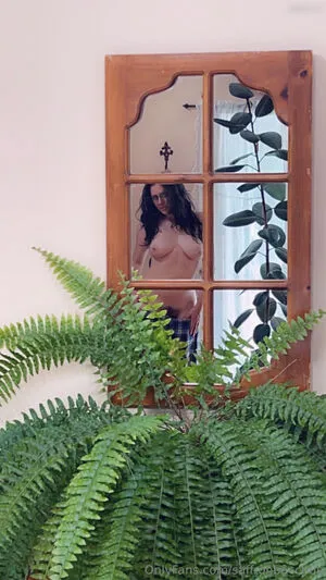 Saffron Bacchus OnlyFans Leaked Free Thumbnail Picture - #UxzJTist1t