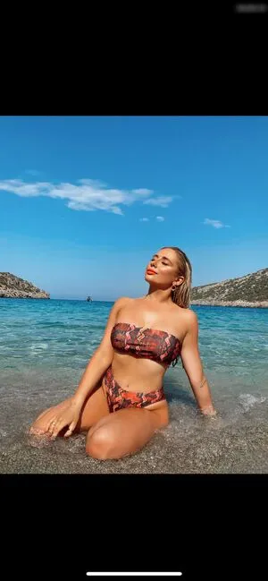 Saffron Barker OnlyFans Leaked Free Thumbnail Picture - #SFBHhL2V0x