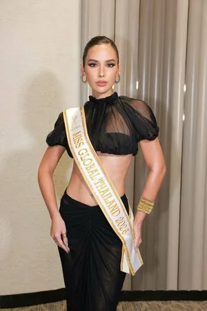 Saffron Maya Snook OnlyFans Leaked Free Thumbnail Picture - #6nnixAaRnl