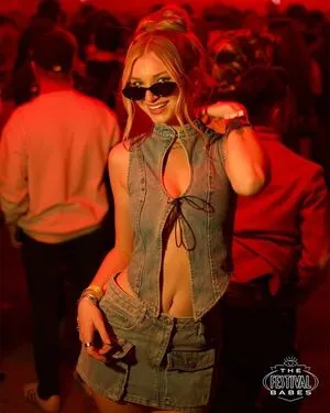 Saige Cole OnlyFans Leaked Free Thumbnail Picture - #HQA2MdaBgM