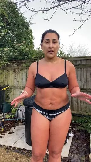 Saira Khan OnlyFans Leaked Free Thumbnail Picture - #2IsdXcTTpa