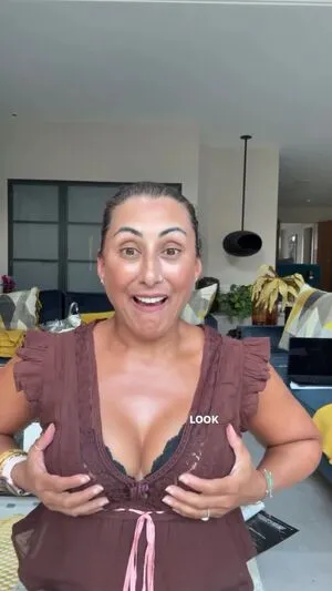 Saira Khan OnlyFans Leaked Free Thumbnail Picture - #ELSMb4rCji